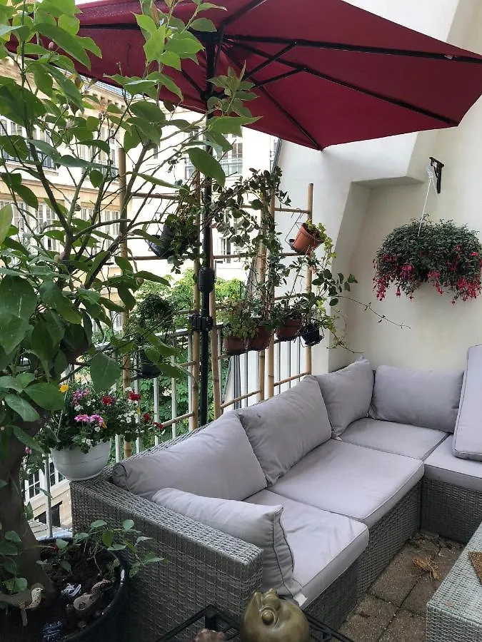 Apartment With Terrace In Paris Center - Montorgueil District